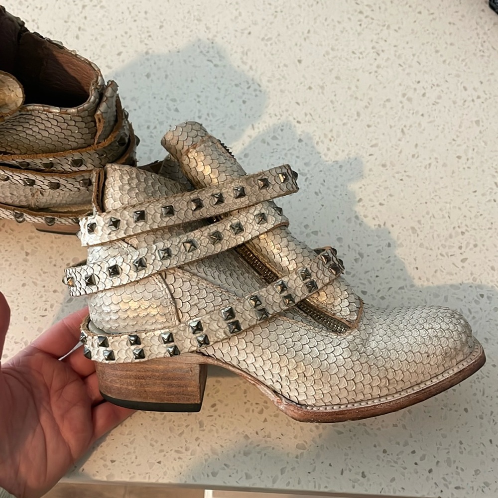 Freebied by Steve Madden boots
